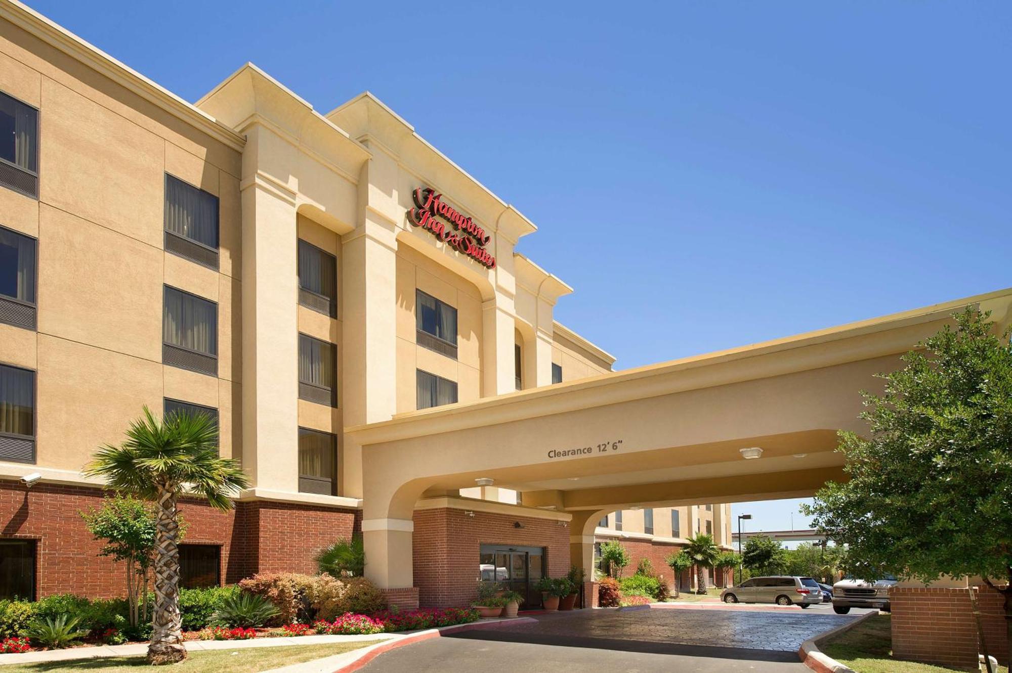 Hampton Inn And Suites San Antonio Airport Exteriör bild