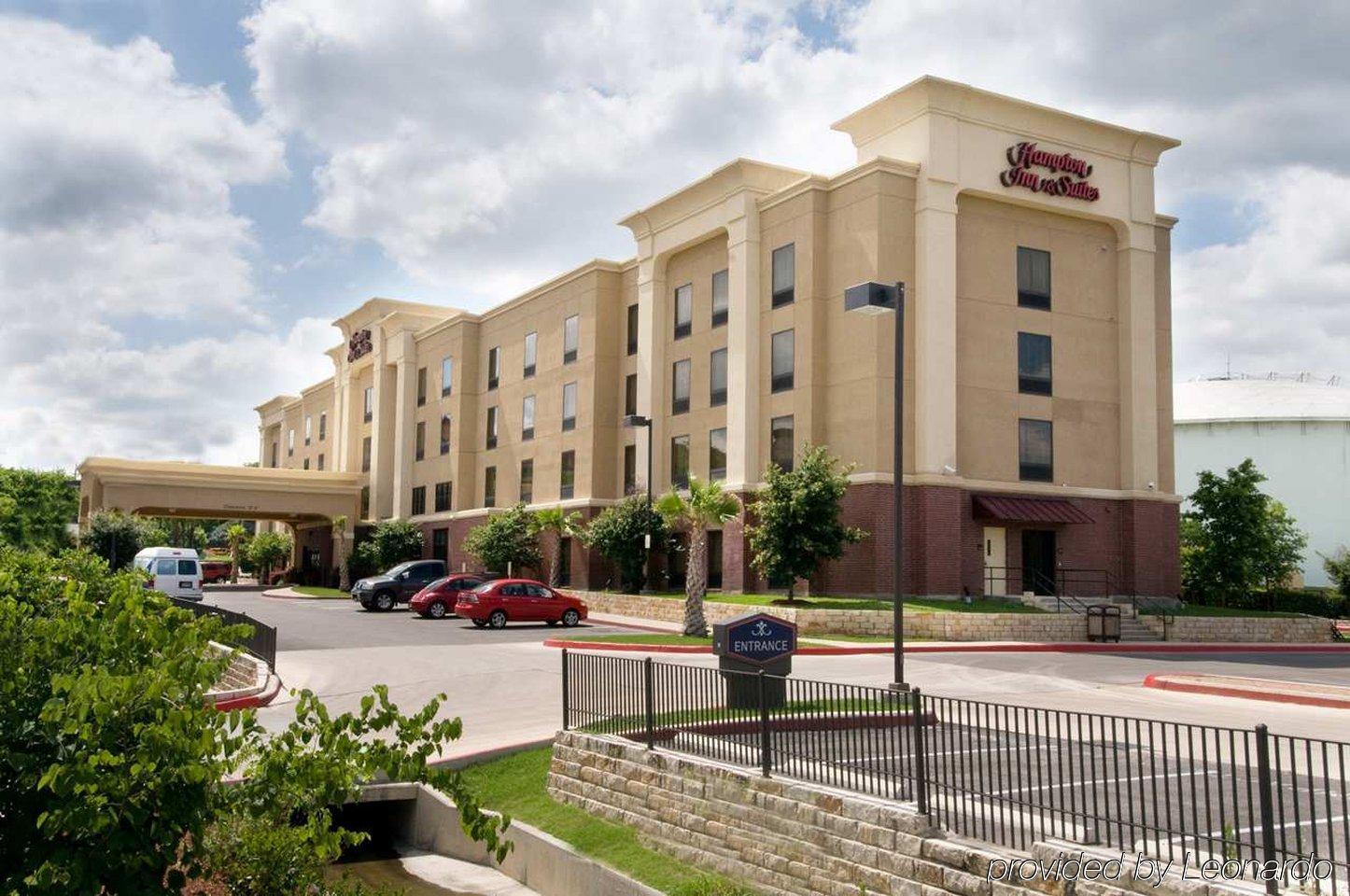 Hampton Inn And Suites San Antonio Airport Exteriör bild